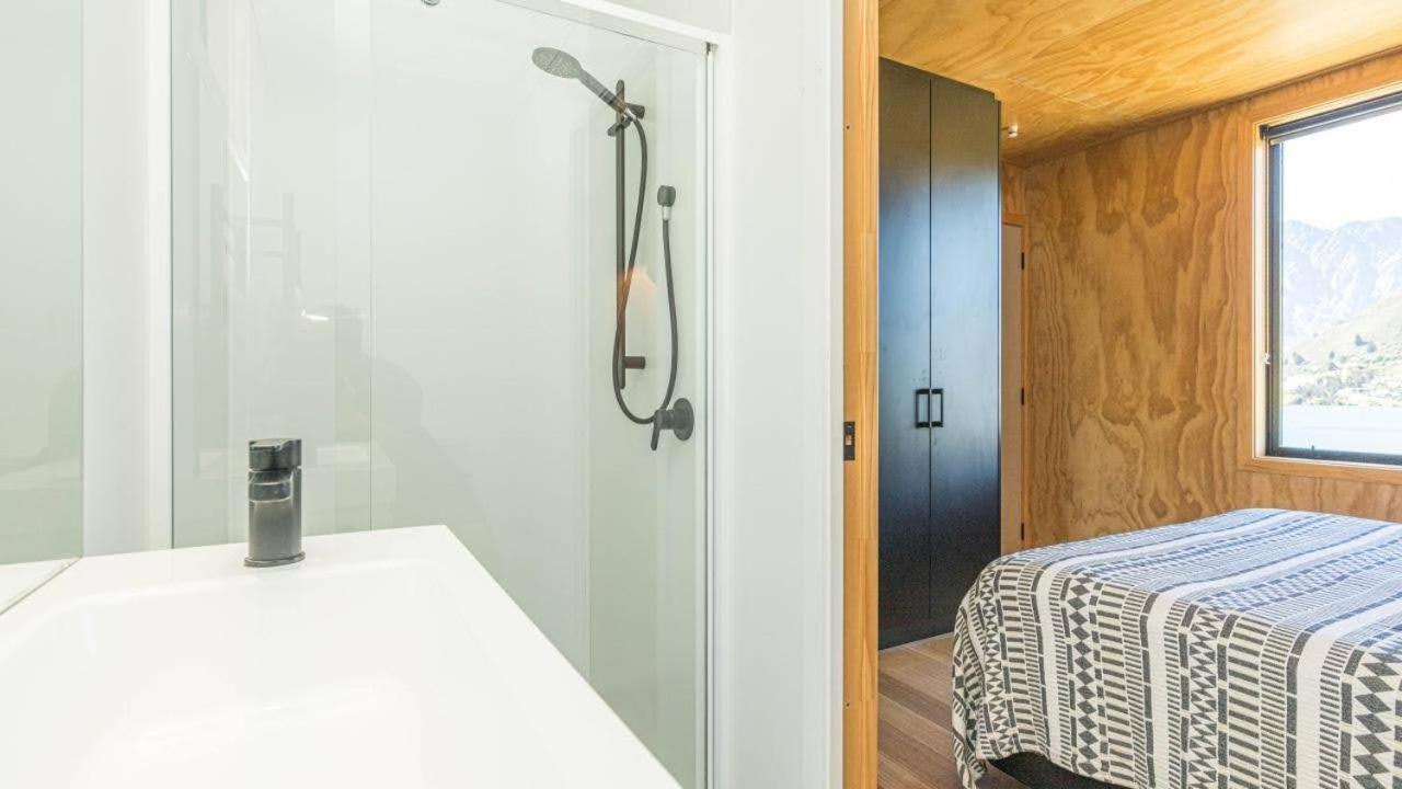 Picture Perfect - Queenstown Holiday Home Экстерьер фото